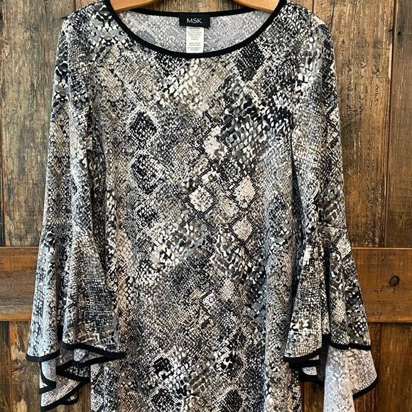 MSK Sz S Black White Snakeskin Design Large Oversized Angel Sleeve Relaxed Dress - Picture 6 of 6